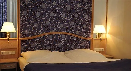 Kronenhotel Stoccarda 4*,
